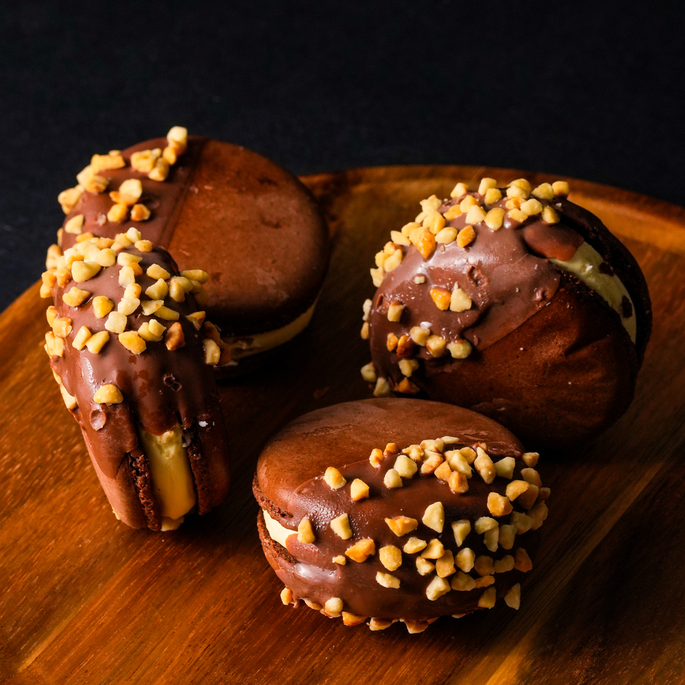 Десерт Macarons-Snickers BIG